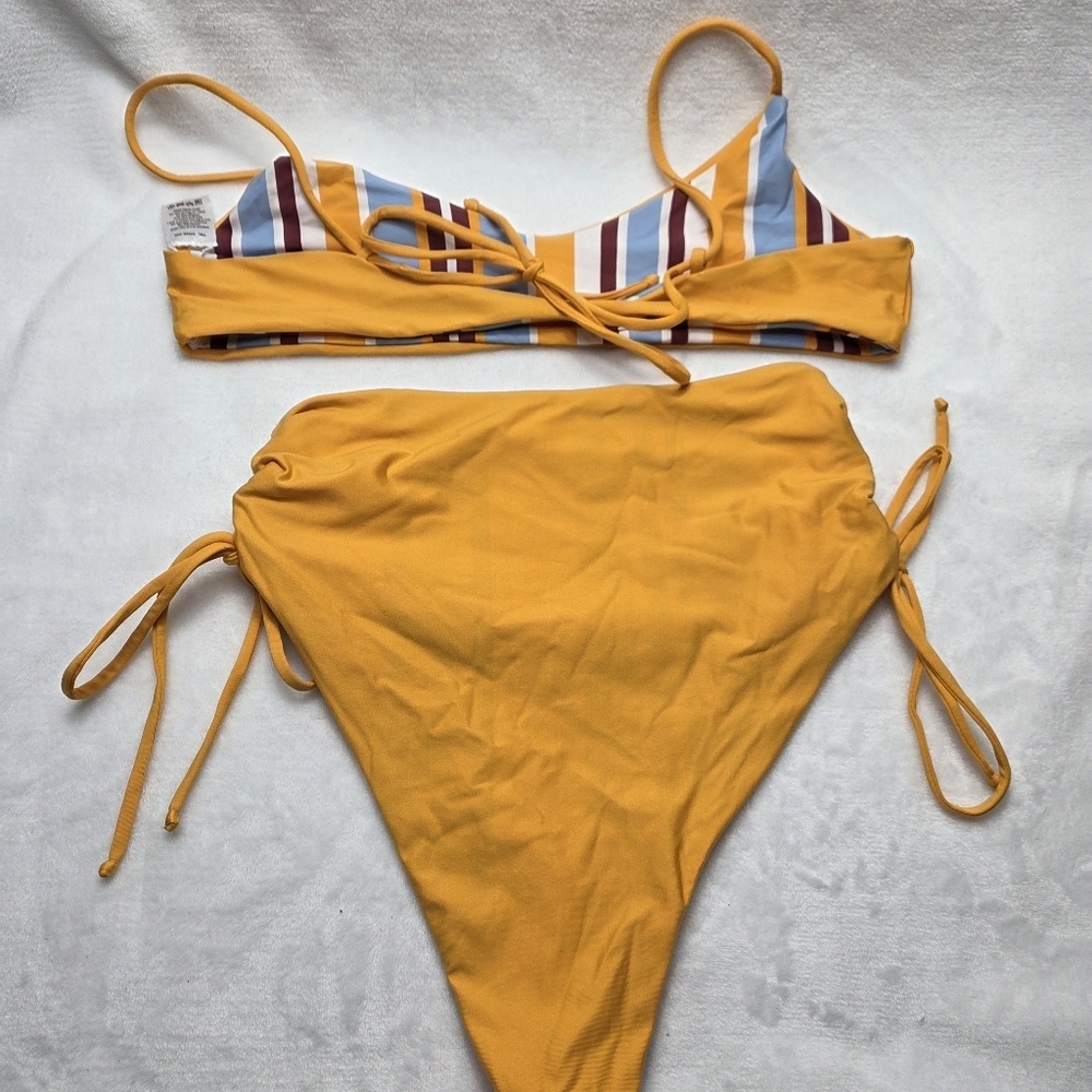 Venus Yellow and Blue Bikini Modern Reversible High-Waisted Swimsuit Set - Picture 2 of 5